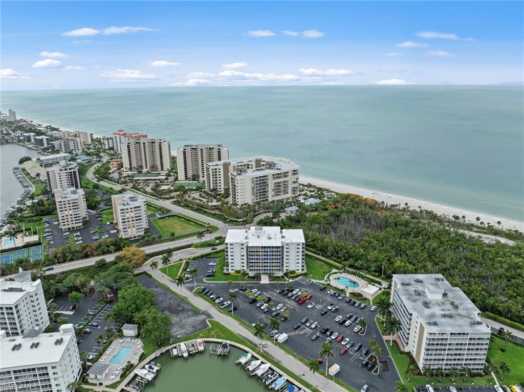 VANDERBILT TOWERS - Residential