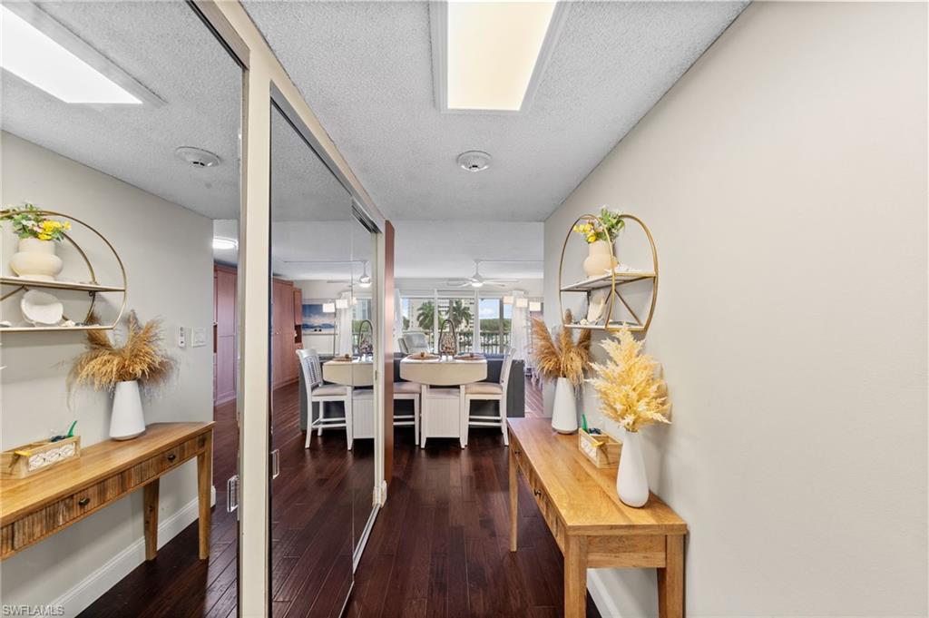 VANDERBILT TOWERS - Residential