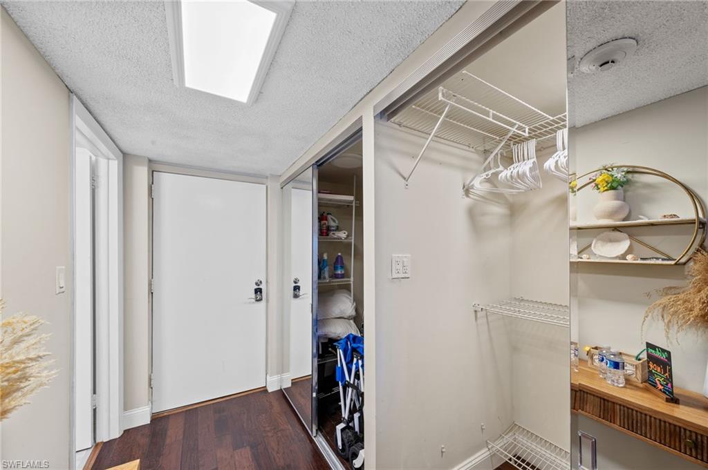 VANDERBILT TOWERS - Residential