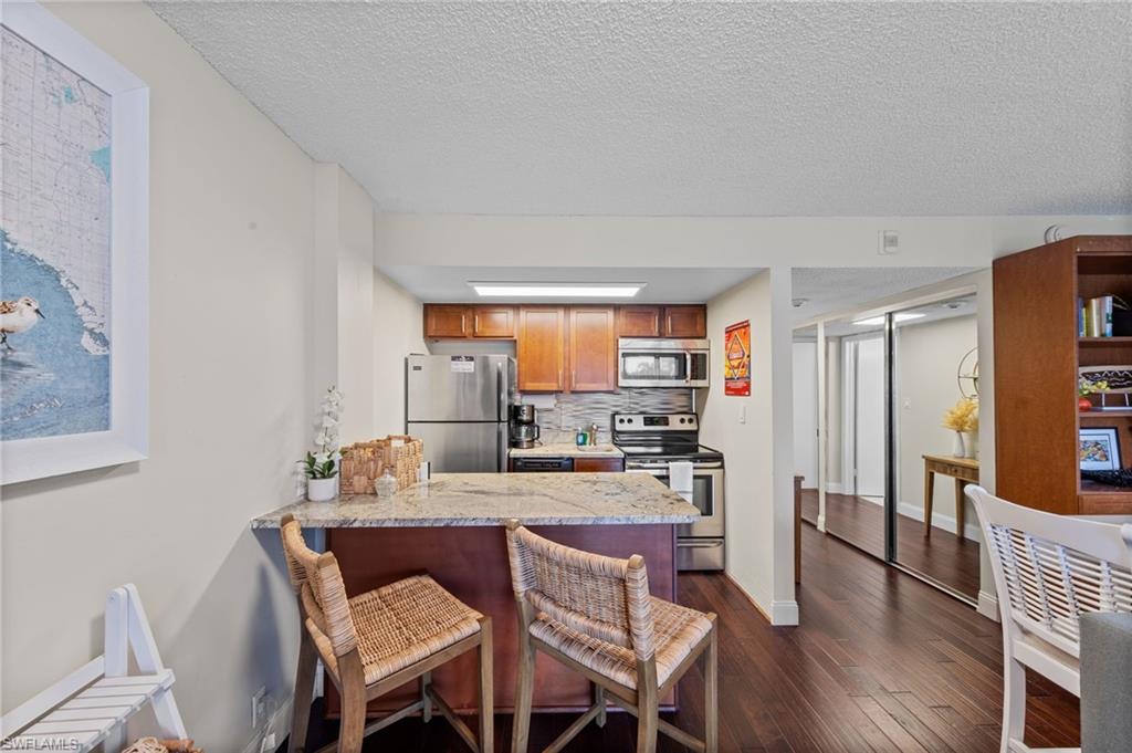 VANDERBILT TOWERS - Residential