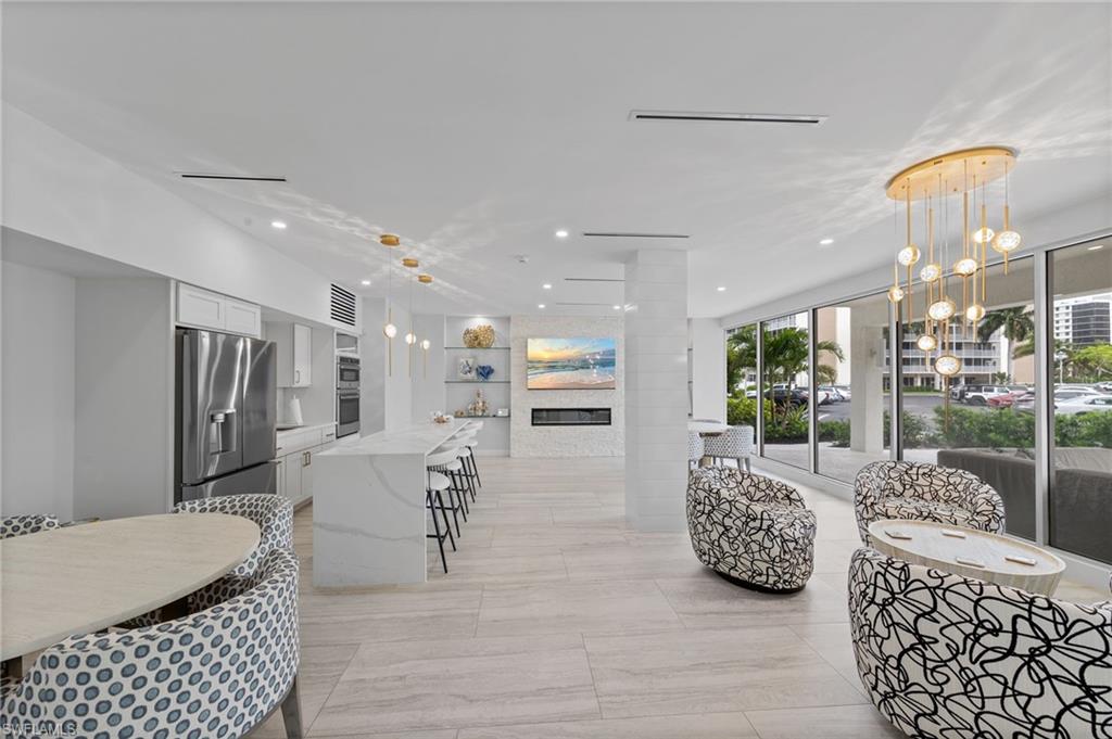 VANDERBILT TOWERS - Residential