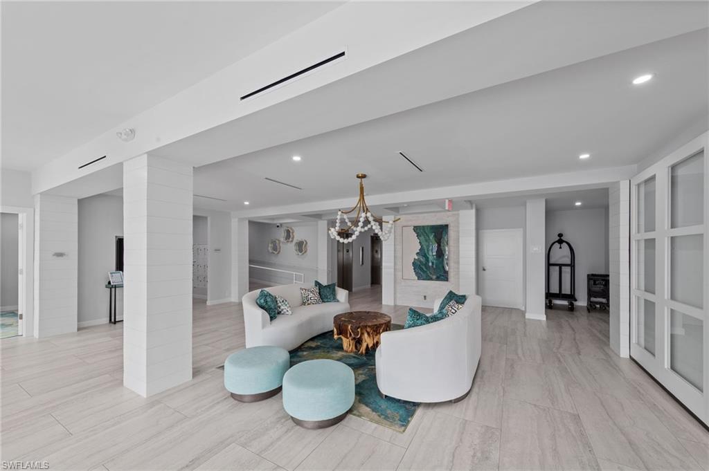 VANDERBILT TOWERS - Residential