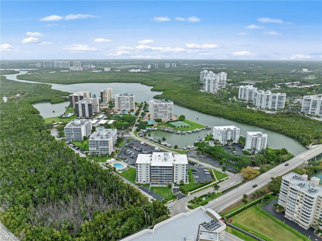 VANDERBILT TOWERS - Residential