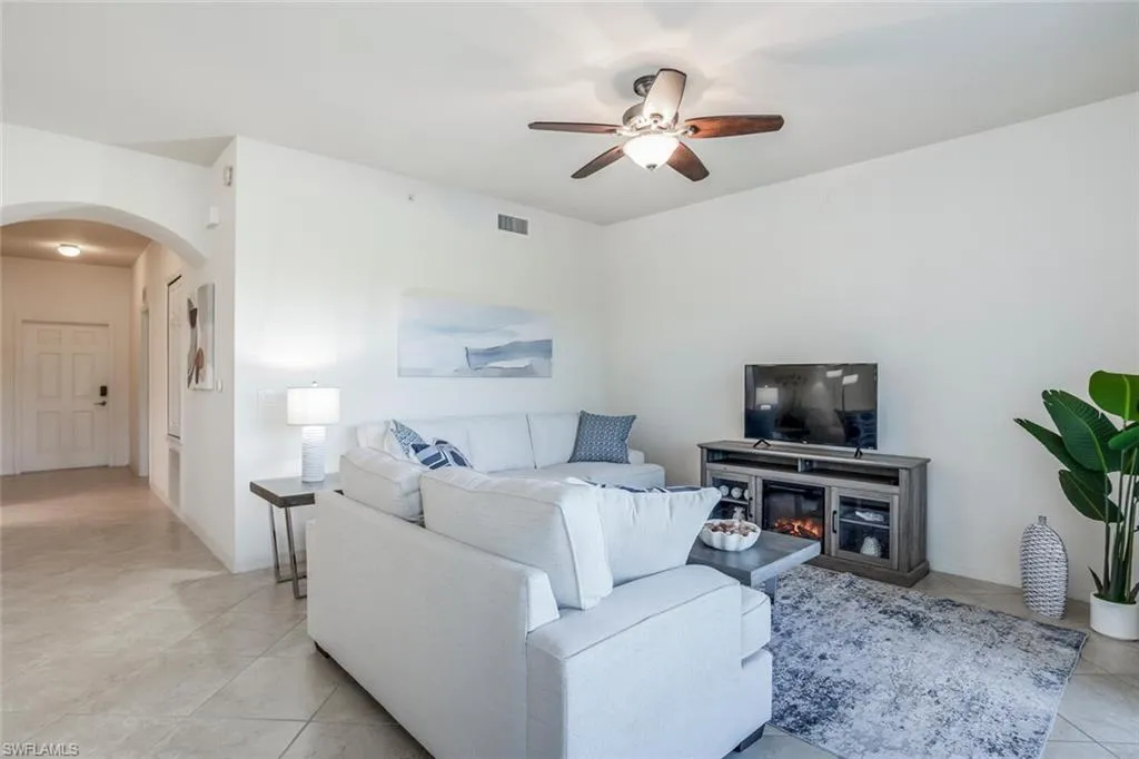 Naples, Florida 34120, United States, 2 Bedrooms Bedrooms, ,2 BathroomsBathrooms,Residential,Active,27921