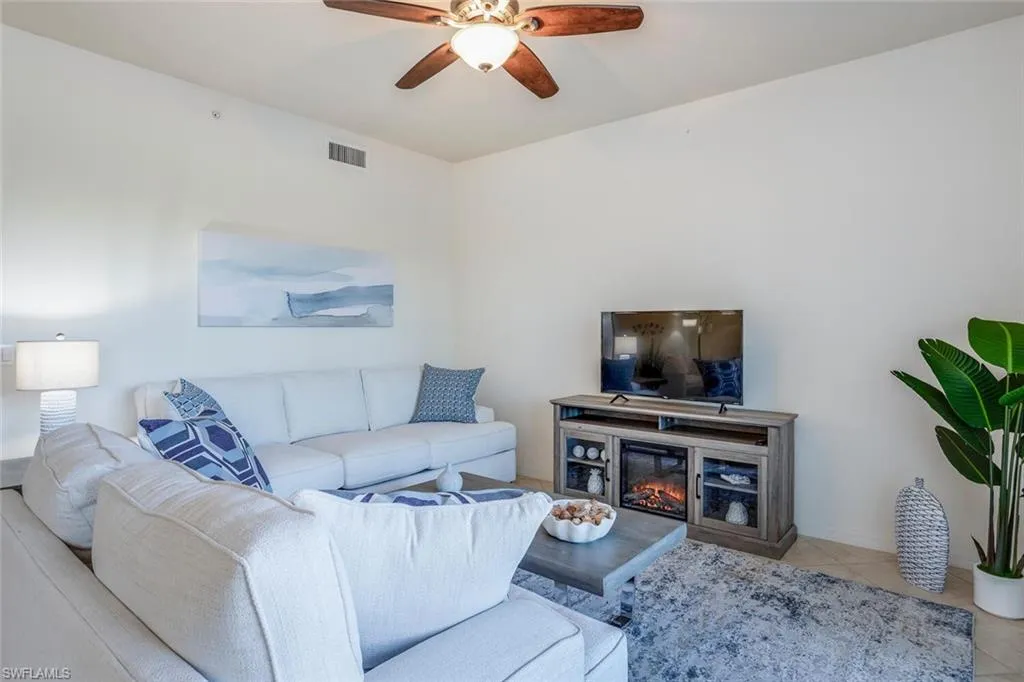 Naples, Florida 34120, United States, 2 Bedrooms Bedrooms, ,2 BathroomsBathrooms,Residential,Active,27921