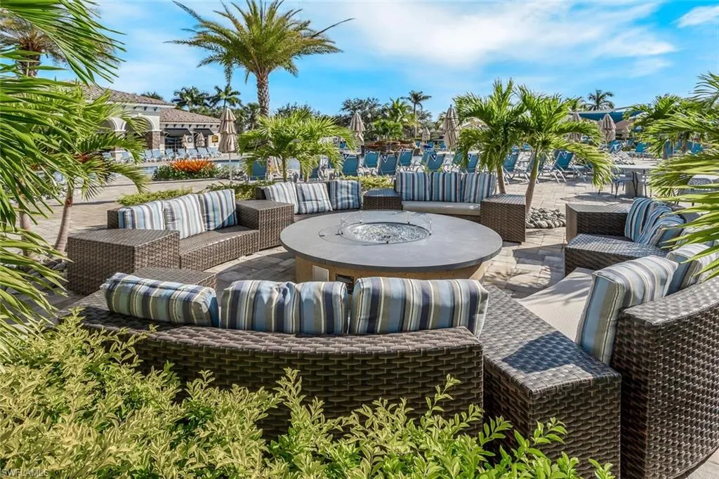 Naples, Florida 34120, United States, 2 Bedrooms Bedrooms, ,2 BathroomsBathrooms,Residential,Active,27921