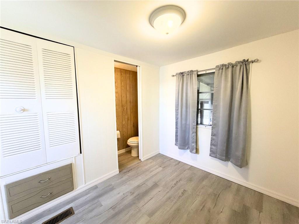 HOLIDAY MANOR - Residential