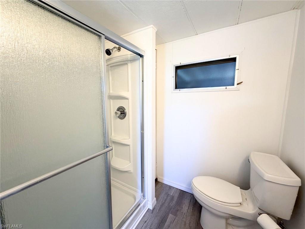 HOLIDAY MANOR - Residential