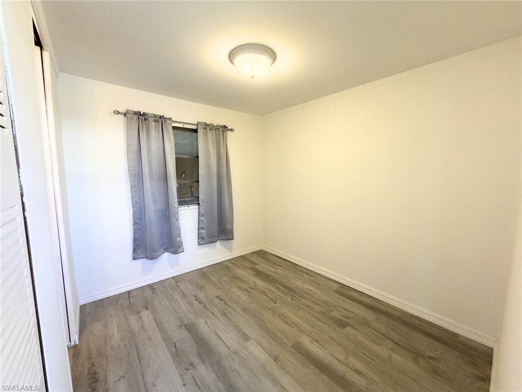 HOLIDAY MANOR - Residential