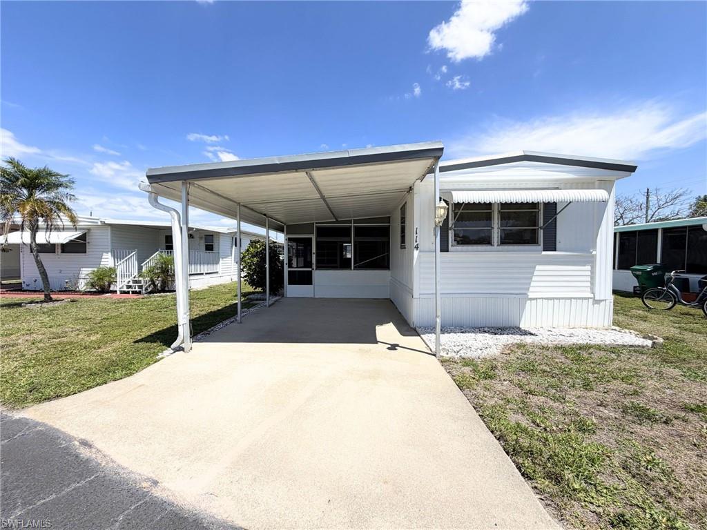 HOLIDAY MANOR - Residential