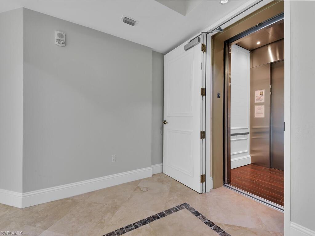 ESPERIA SOUTH - Residential