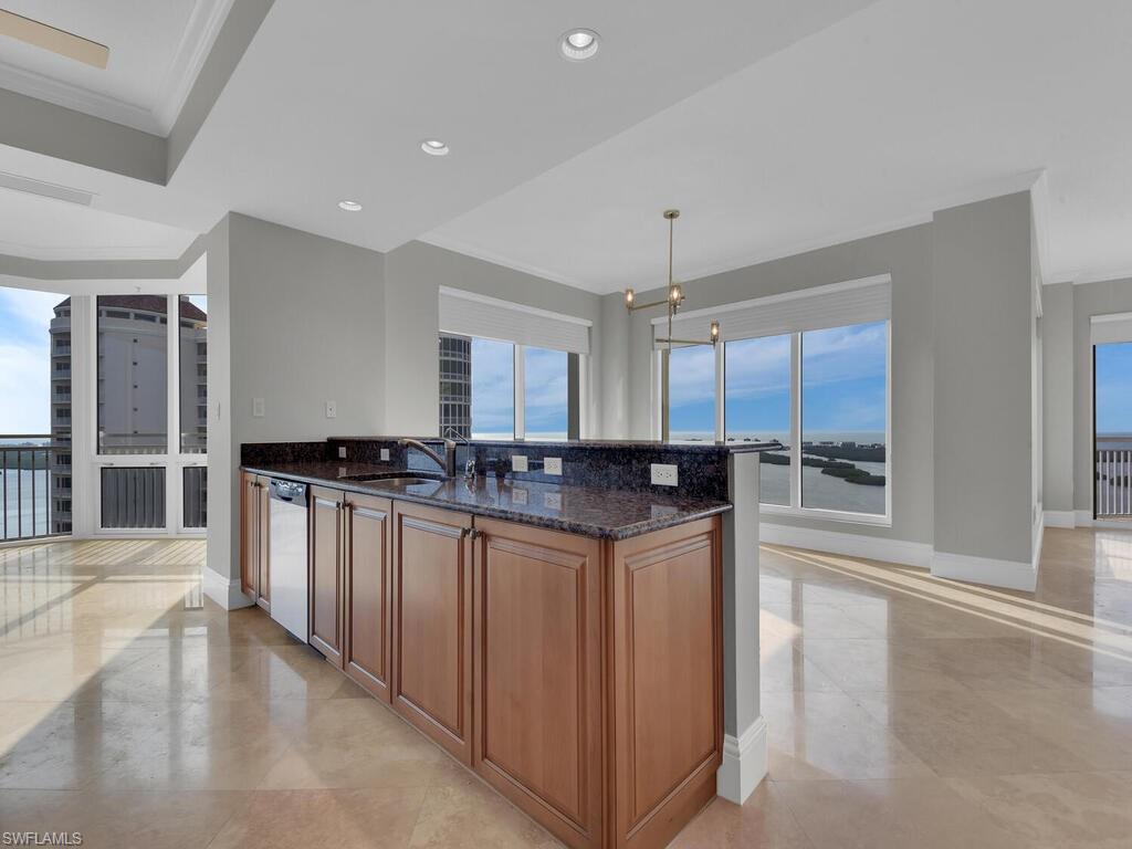 ESPERIA SOUTH - Residential