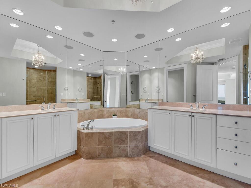 ESPERIA SOUTH - Residential