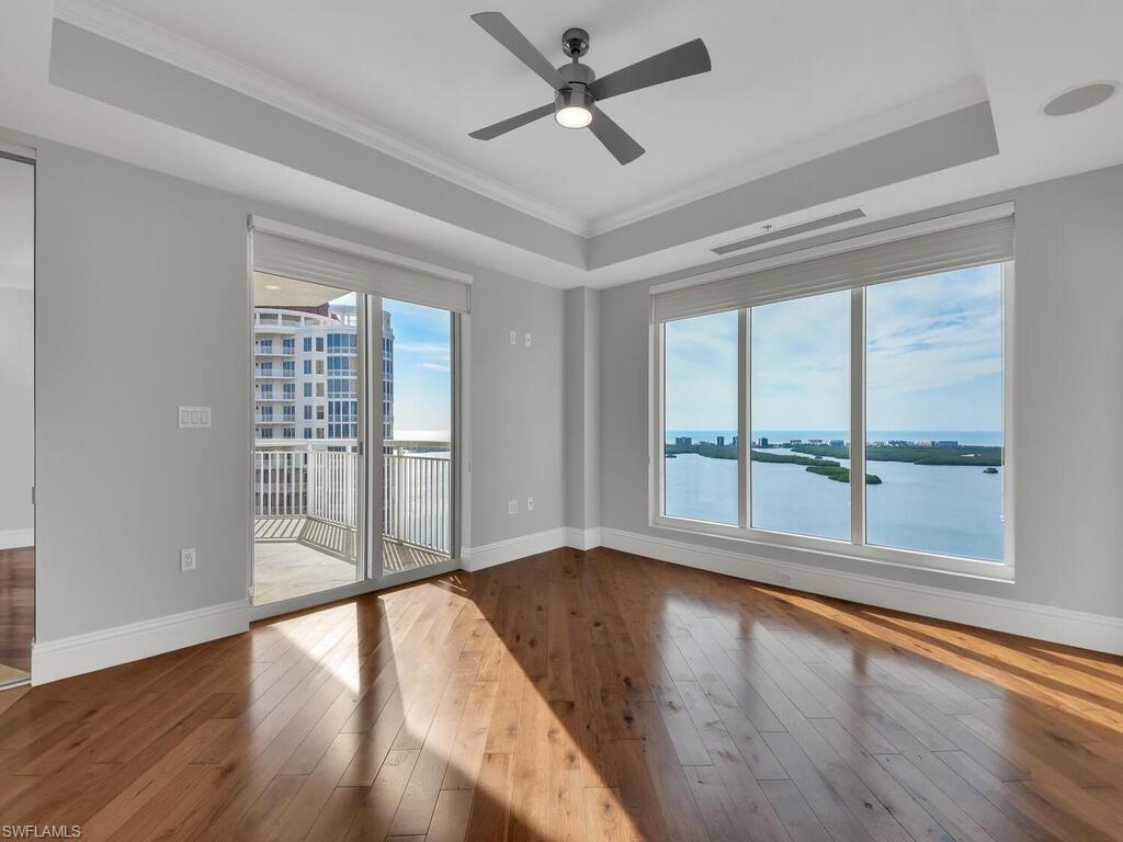 ESPERIA SOUTH - Residential