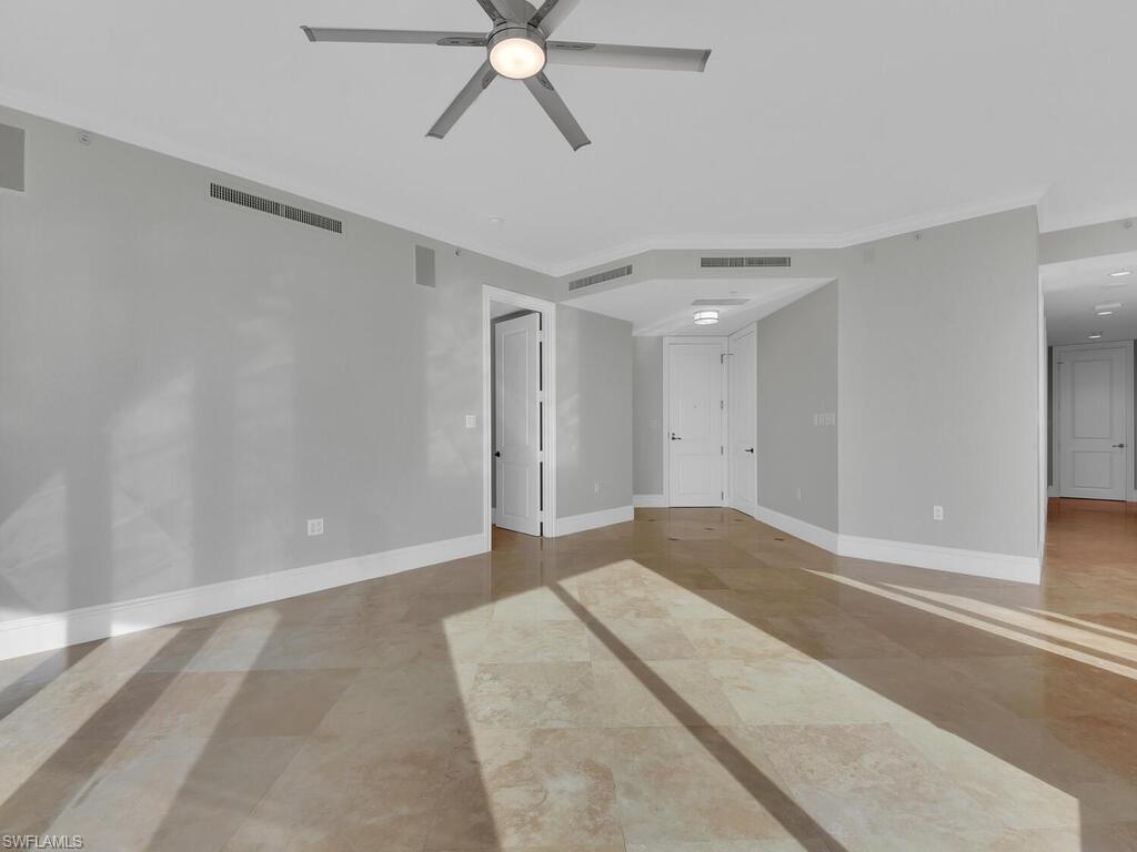 ESPERIA SOUTH - Residential