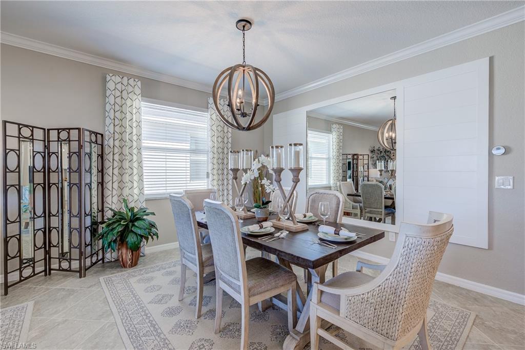 HAMPTON LAKES - Residential