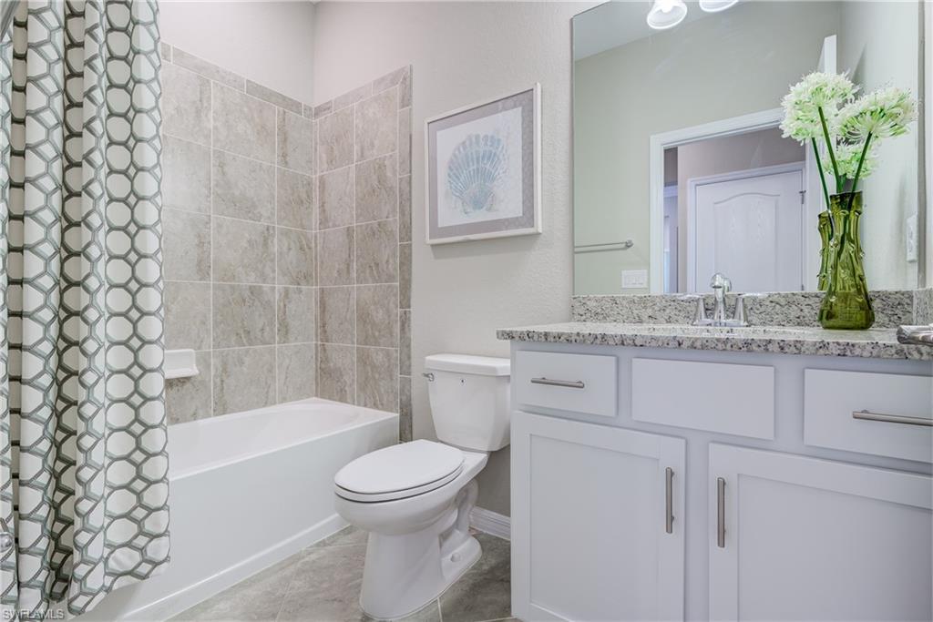 HAMPTON LAKES - Residential