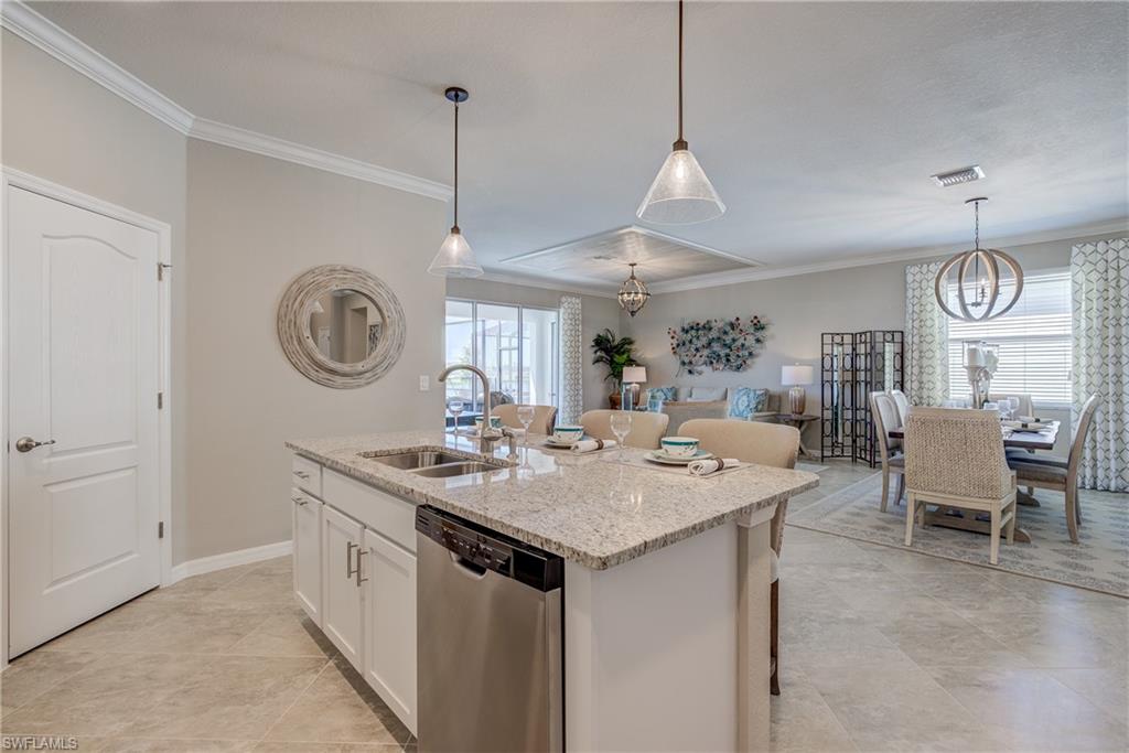 HAMPTON LAKES - Residential