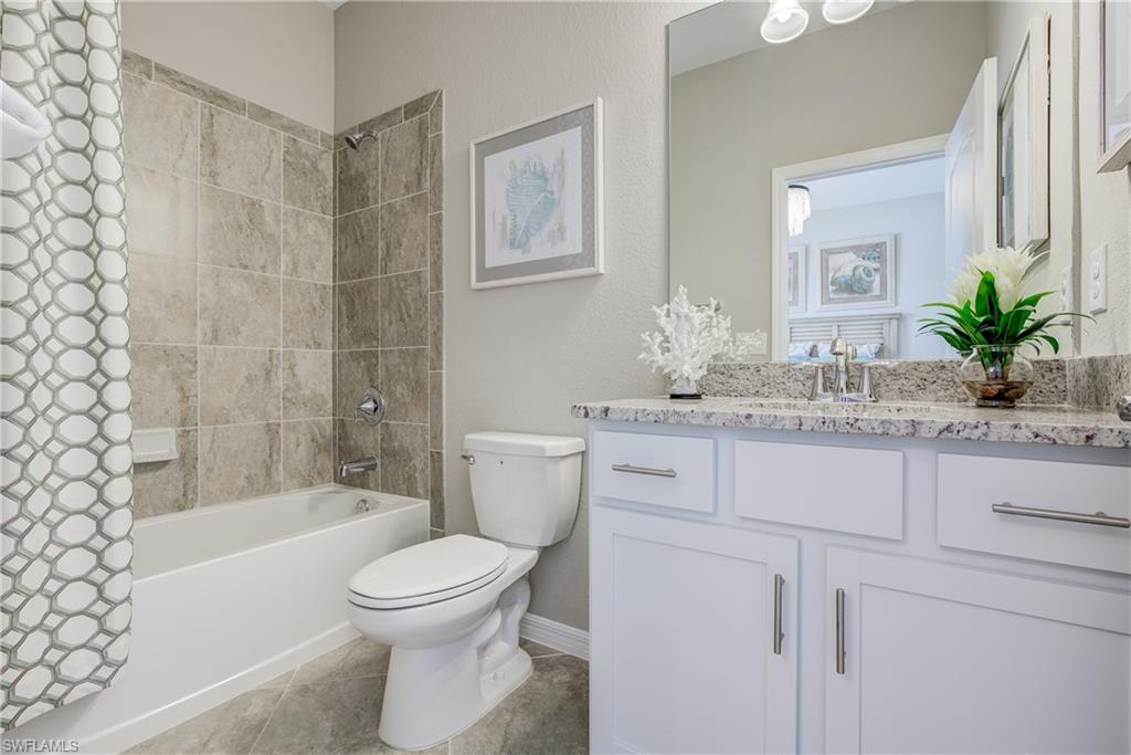 HAMPTON LAKES - Residential