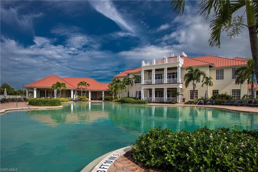 HAMPTON LAKES - Residential