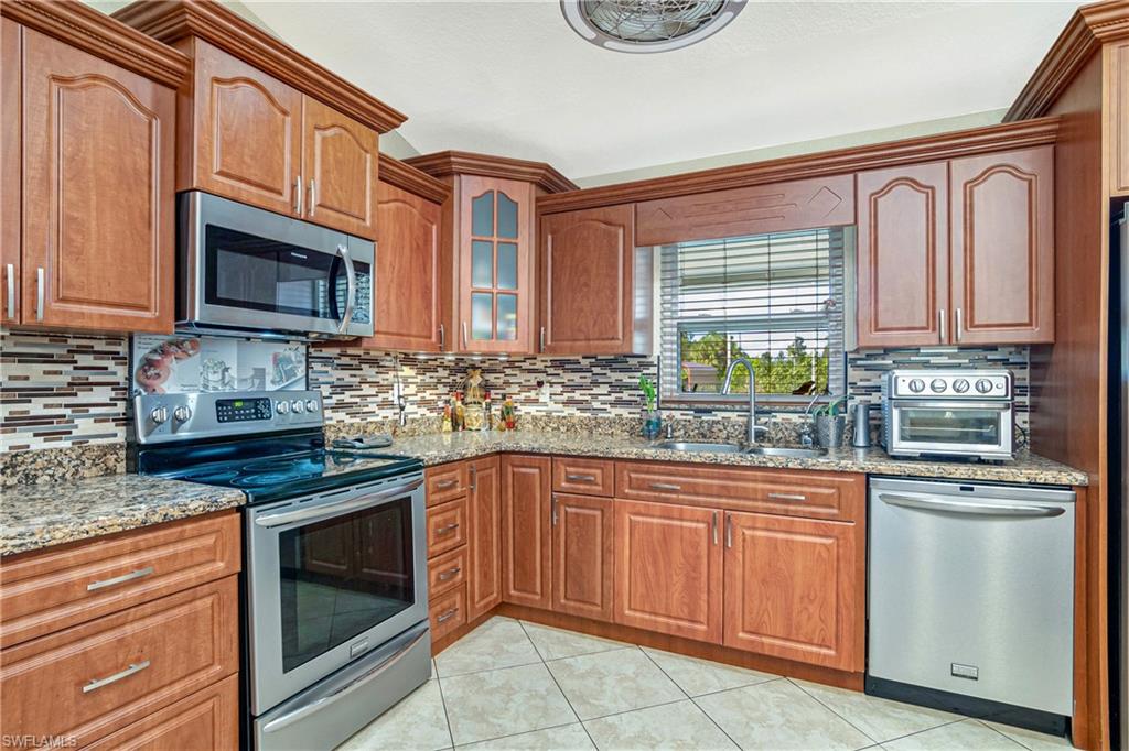 GOLDEN GATE ESTATES - Residential