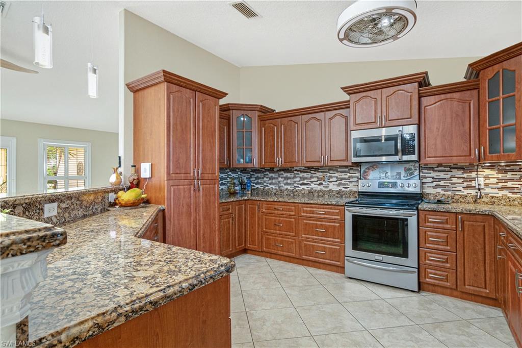 GOLDEN GATE ESTATES - Residential