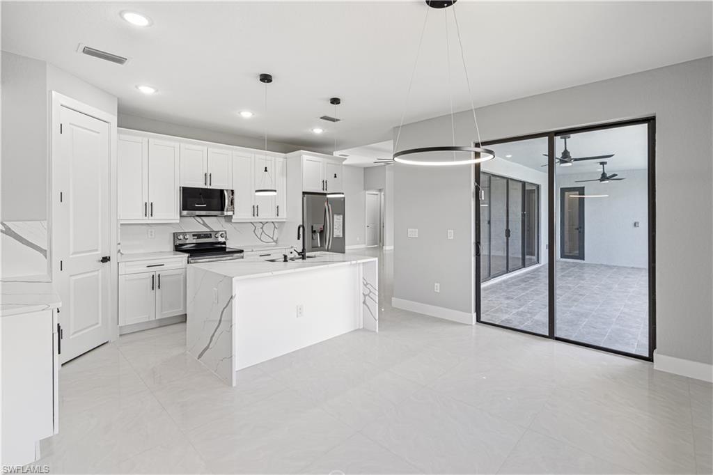 2405 NW 15th ST
