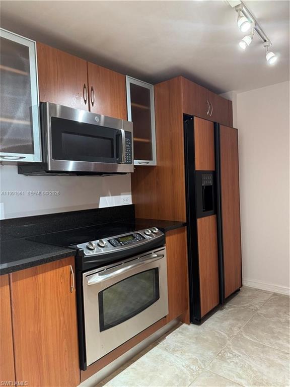 THE VILLAGE - Residential Lease