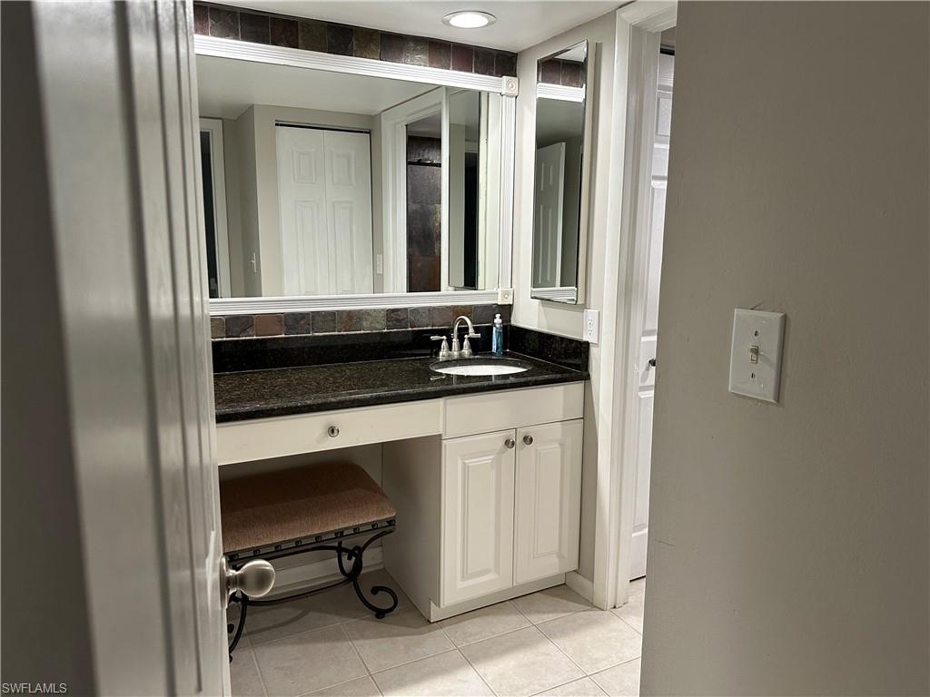 VILLAGE OF CEDARBEND - Residential