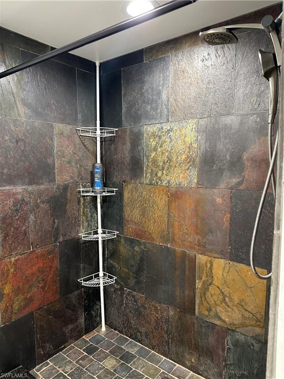 VILLAGE OF CEDARBEND - Residential