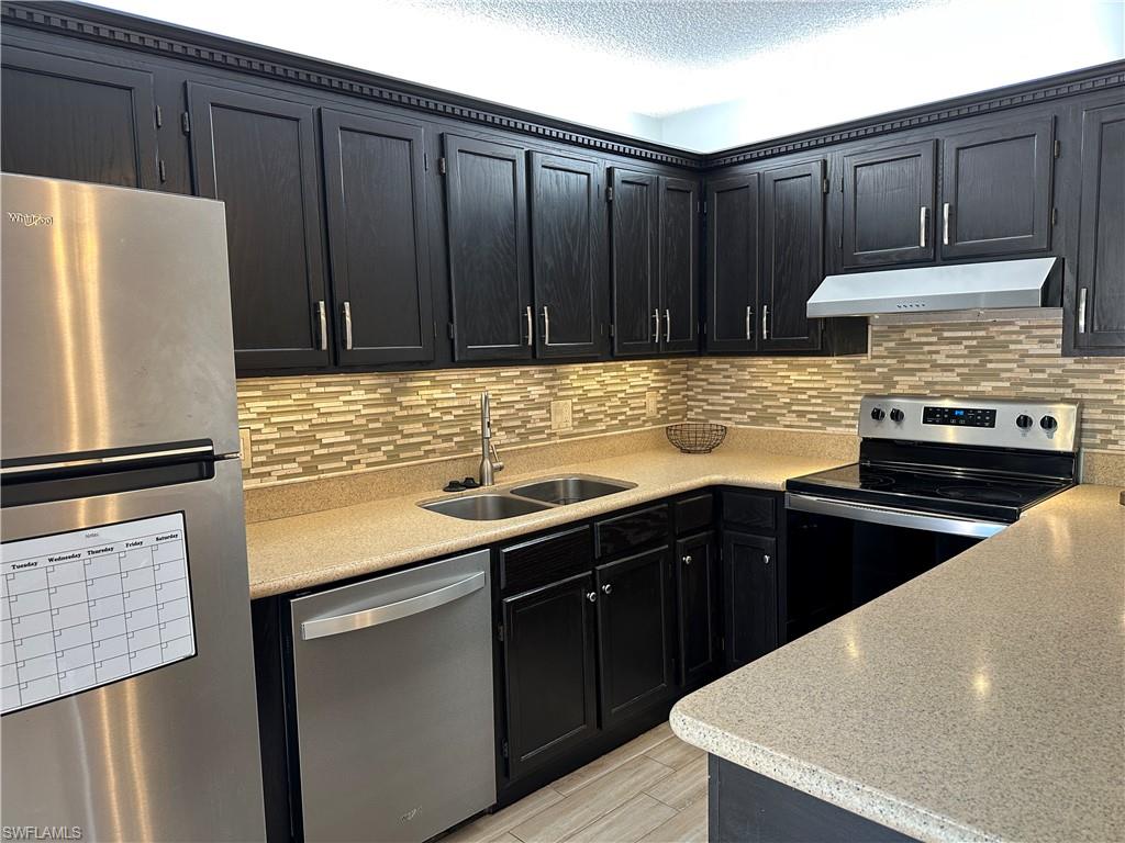 VILLAGE OF CEDARBEND - Residential