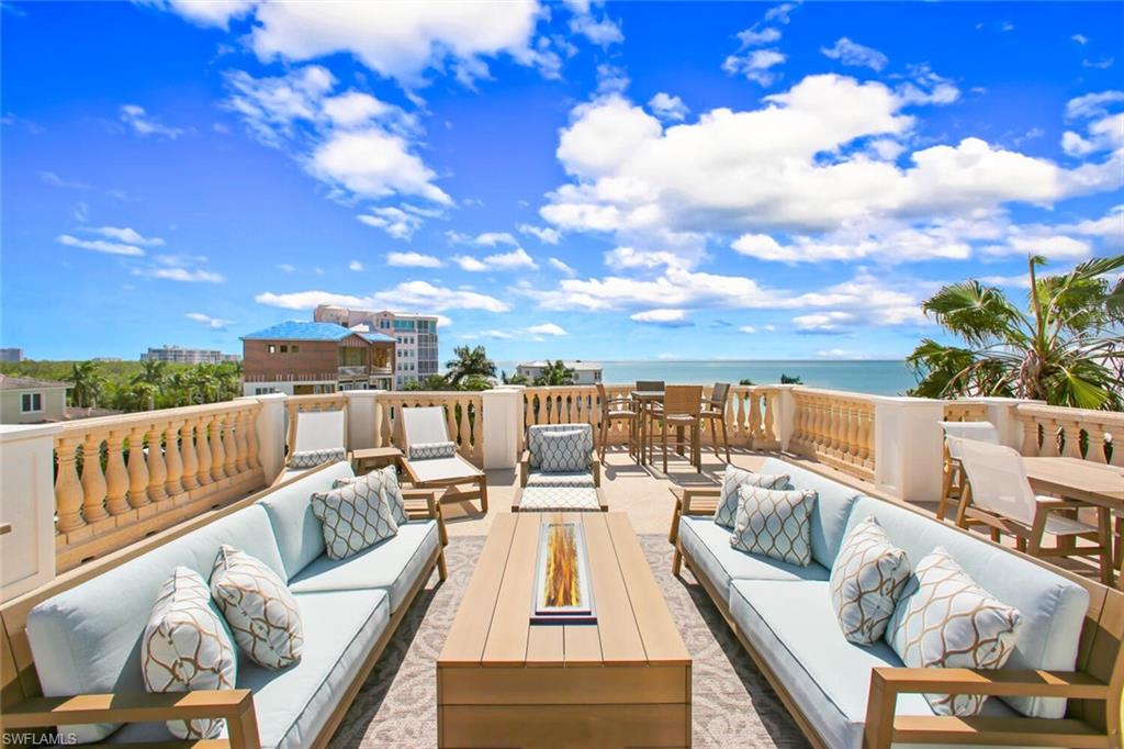 BAREFOOT BEACH - Residential