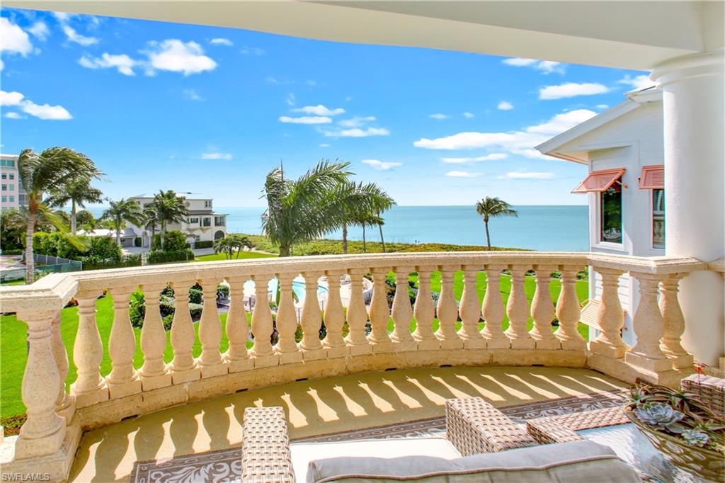 BAREFOOT BEACH - Residential