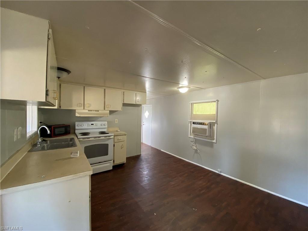 SUNCOAST ESTATES UNREC - Residential Lease