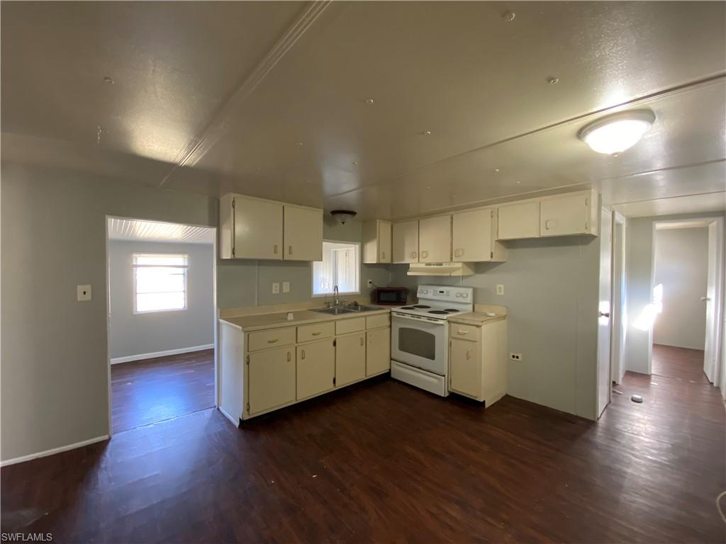 SUNCOAST ESTATES UNREC - Residential Lease