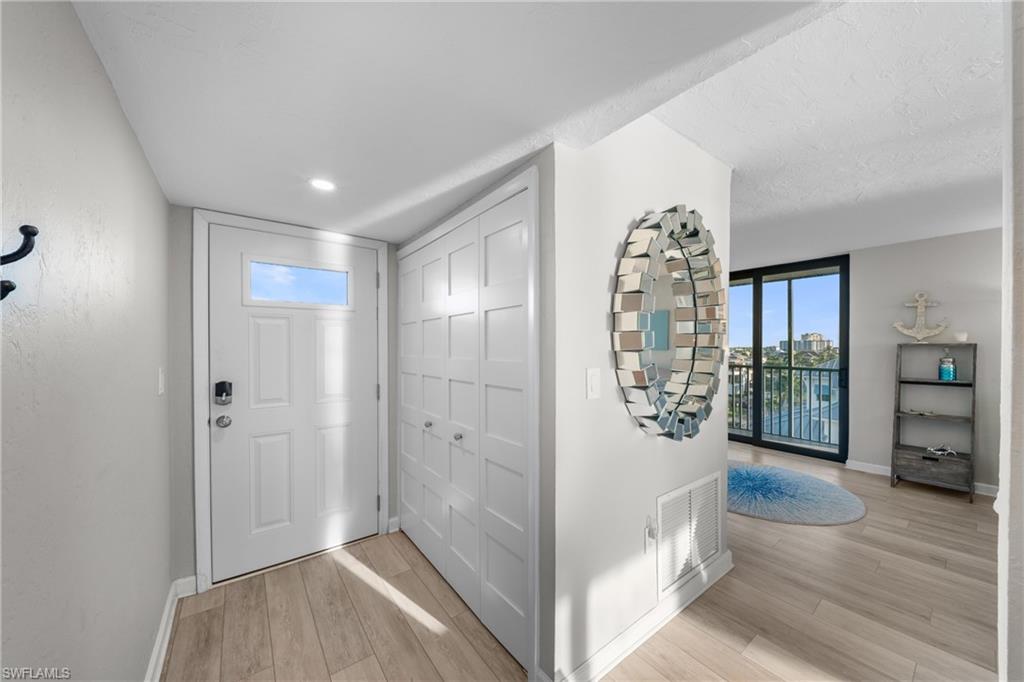 BAYSHORES - Residential