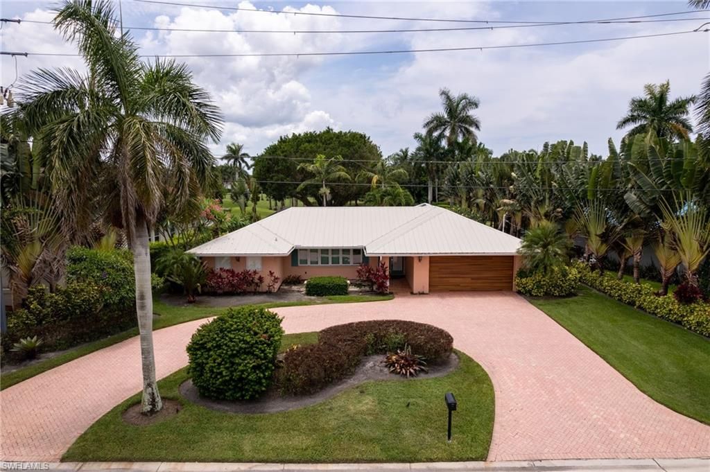 Photo of 520 Harbour DR, NAPLES, FL 34103 (MLS # 226022282)