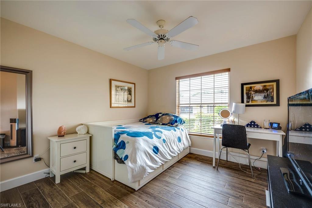 LONGSHORE LAKE - Residential