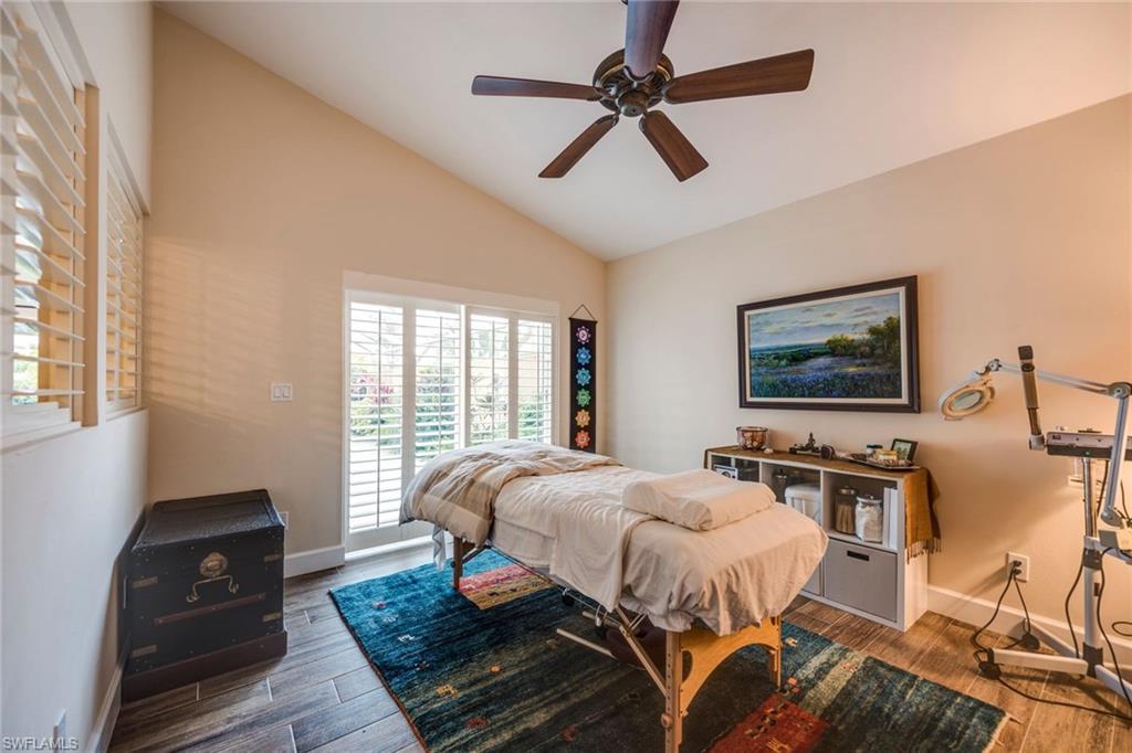 LONGSHORE LAKE - Residential