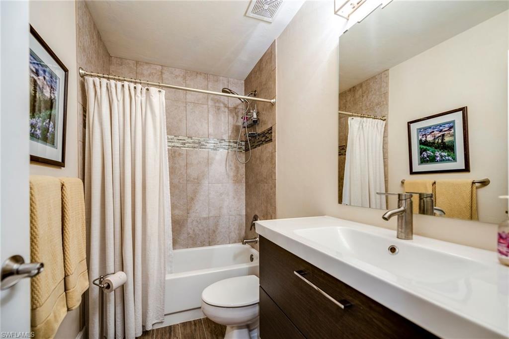 LONGSHORE LAKE - Residential