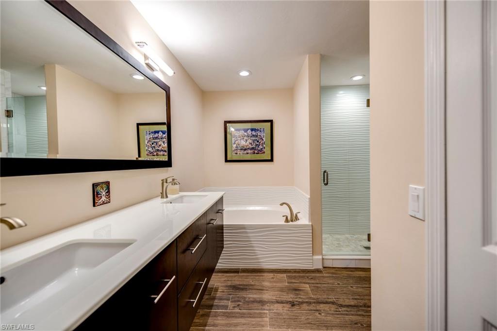 LONGSHORE LAKE - Residential