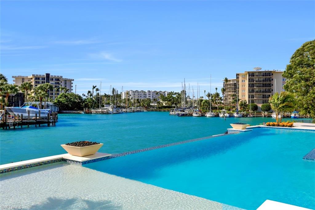 MOORINGS - Residential