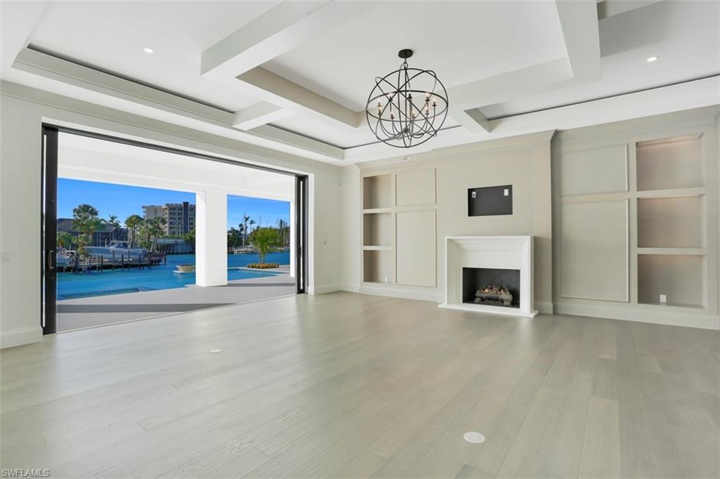 MOORINGS - Residential