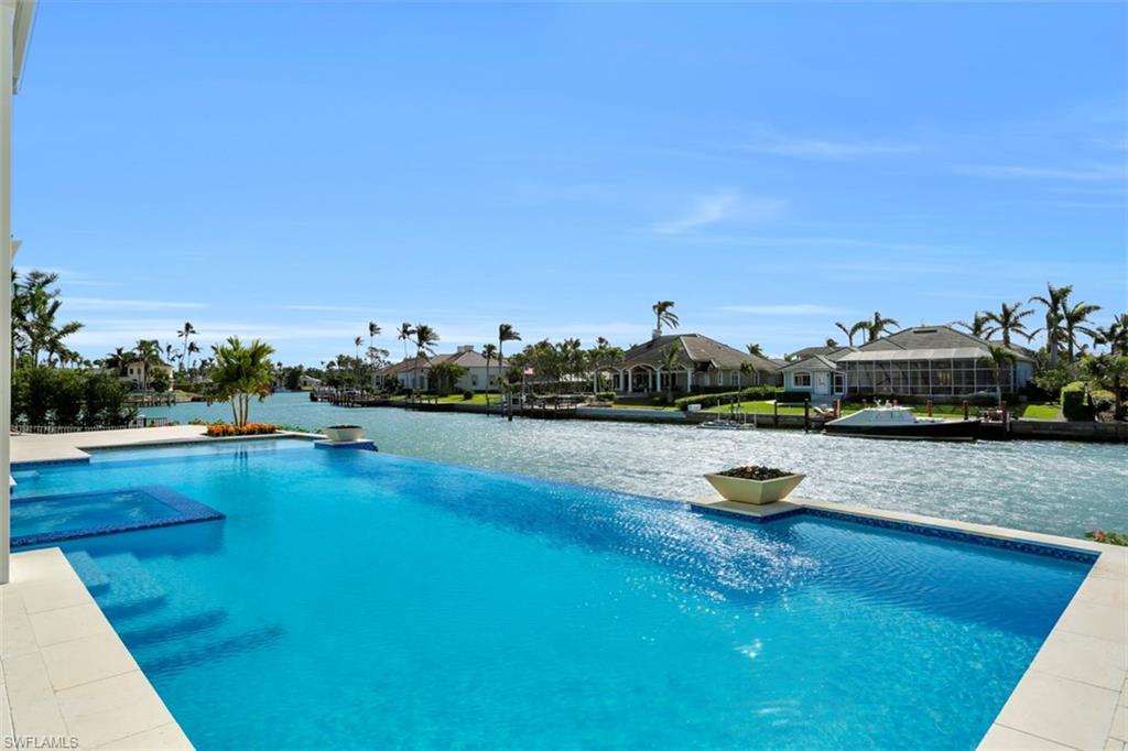 MOORINGS - Residential