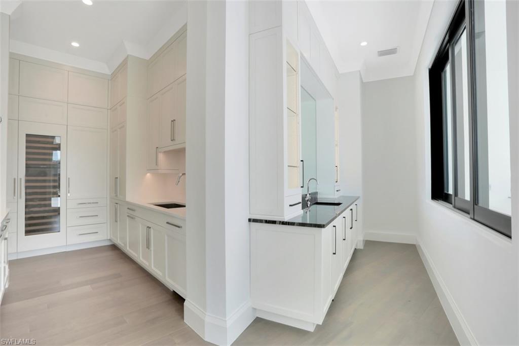 MOORINGS - Residential