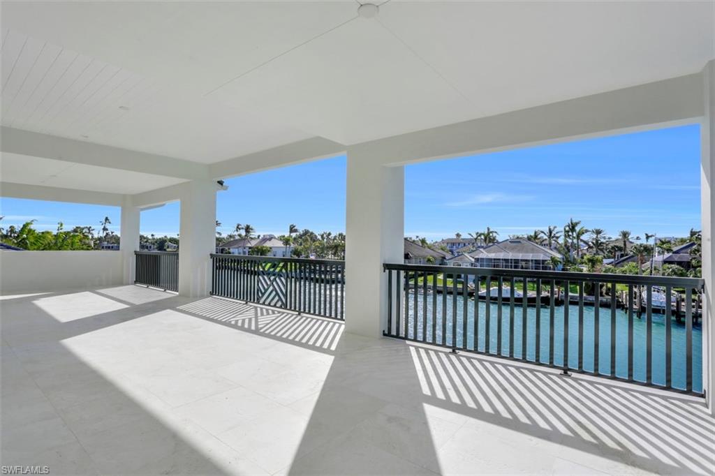 MOORINGS - Residential