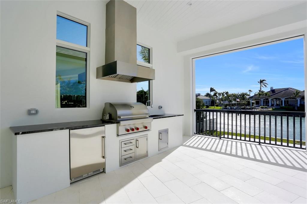 MOORINGS - Residential