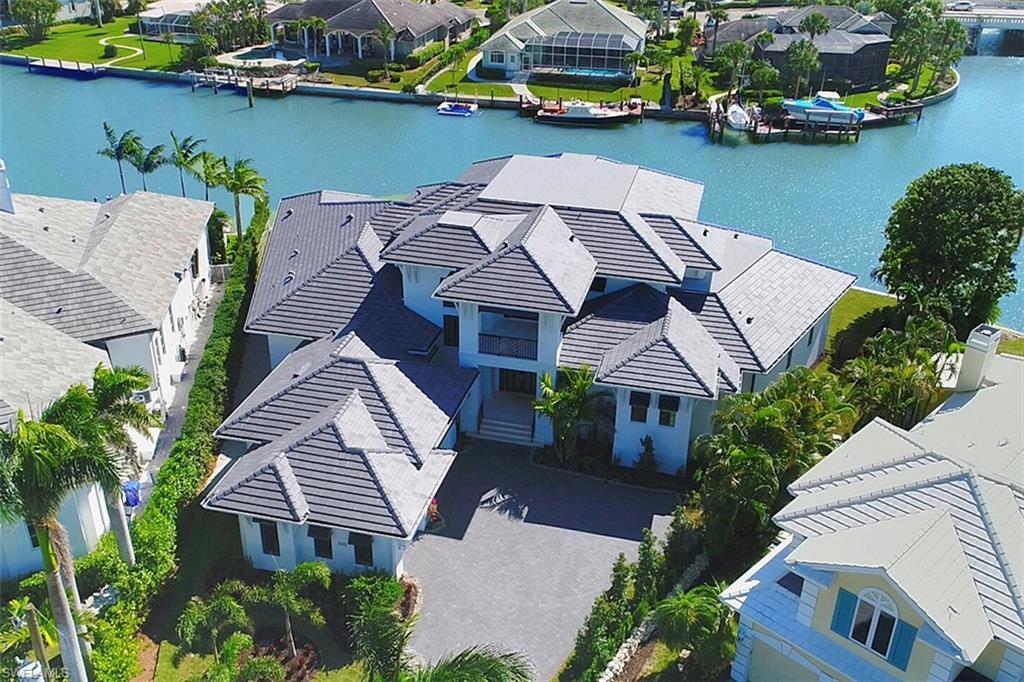 MOORINGS - Residential