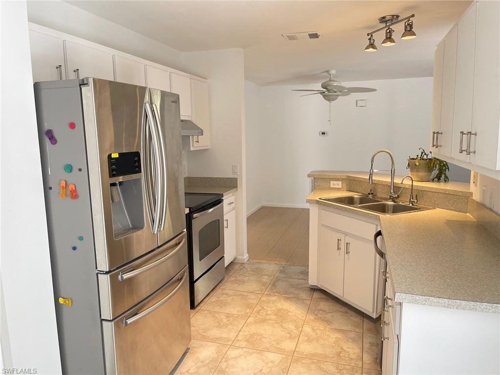 SAN CARLOS PARK - Residential