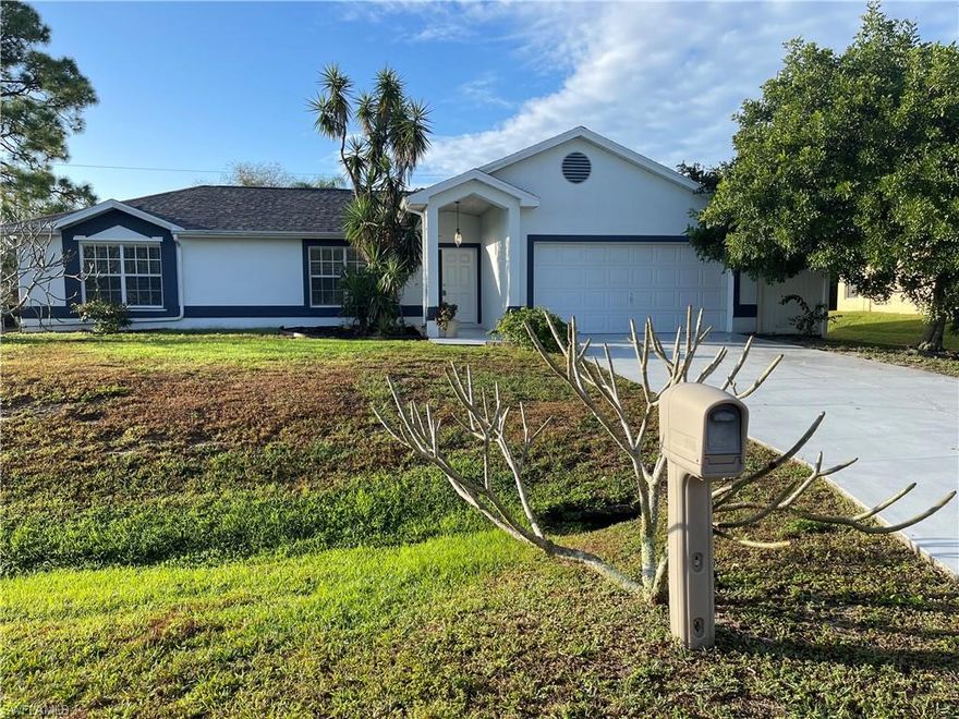 ********NOW ACCEPTING BACKUP CONTRACTS******Rare 3 lot site. Great location. Quite street. 3 minutes to exit 128 I-75. 5 minutes to Gulf Coast Town Center, and 10 minutes to FGCU.This lovely 3 bedroom pool home is in very good condition. Fenced in private side and back yard. Lots of mature vegetation. The Master bedroom is spacious. The beautiful kitchen is very functional. Ideal for Family or College Students. Solar Heated Pool. Hurricane Shutters. The Dimensional shingle roof was installed 2 years ago. New water softer. The pool equipment is a year old. The A/C System was replaced in 2009. The large pool has a 7-foot deep end and had Diamond Brite finish installed 3 years ago, All stainless steel kitchen appliances.